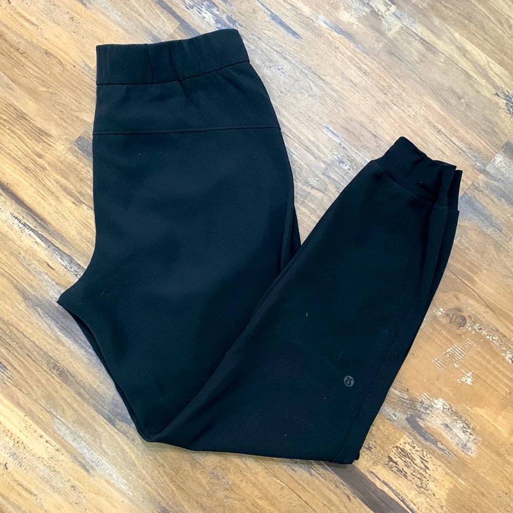 Lululemon On the Fly Woven Jogger